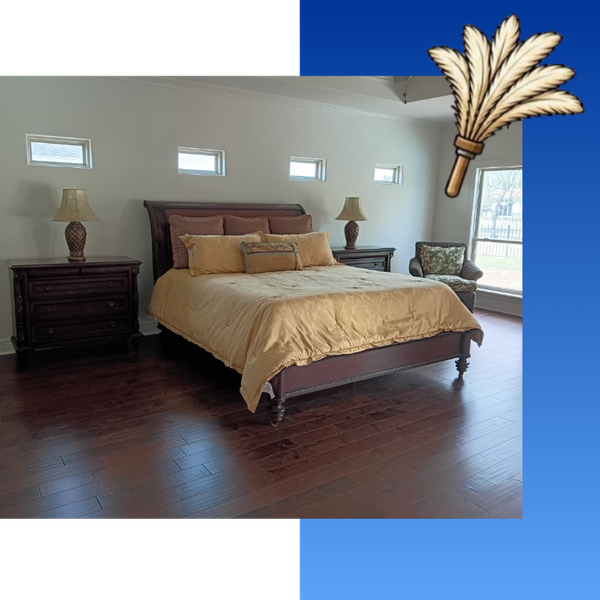 bedroom with a nicely made bed