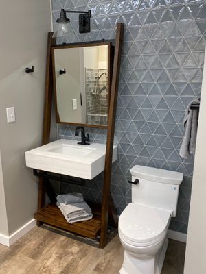 Custom Vanity Valparaiso 