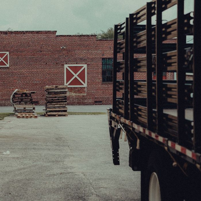 truck loading