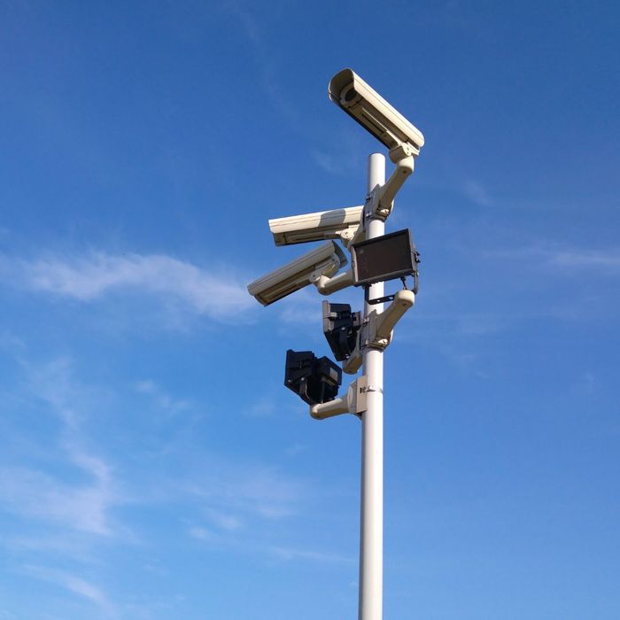 security cameras outdoors