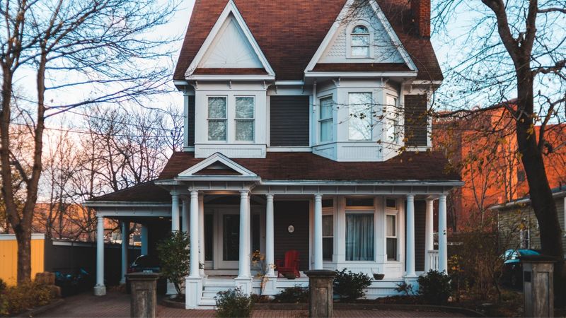 Common Electrical Issues in Older Homes and How to Address Them.jpg