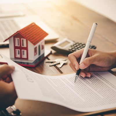 Signing a home warranty contract