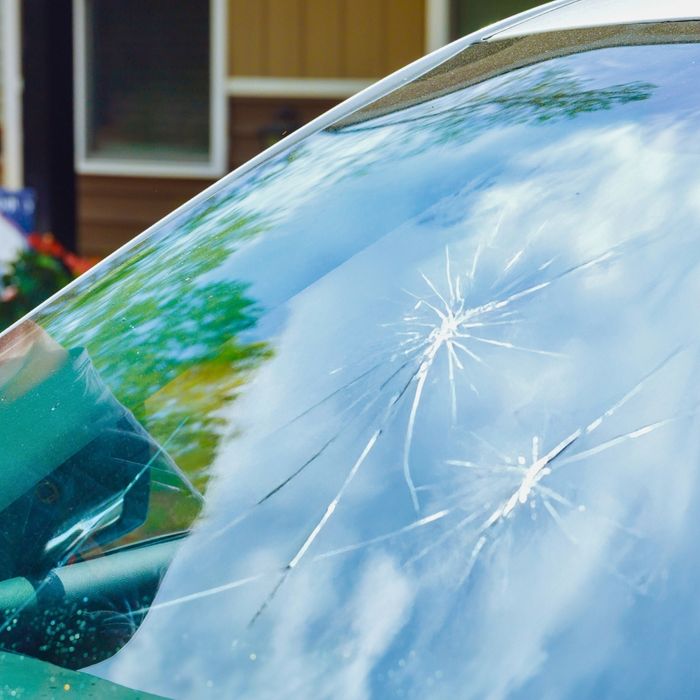 How Rapid Temperature Changes Shatter Weakened Windshields-2.jpg