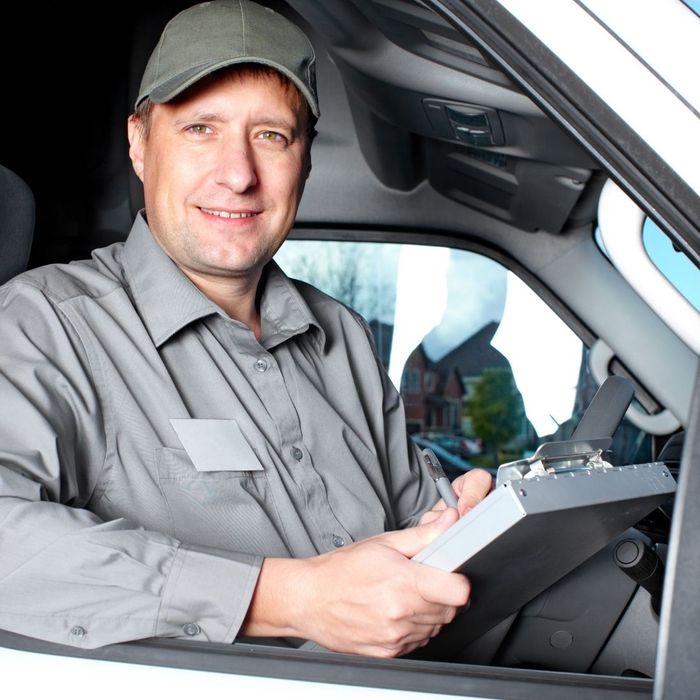 4 Tips on Managing Auto Glass for Your Business Fleet (3).jpg