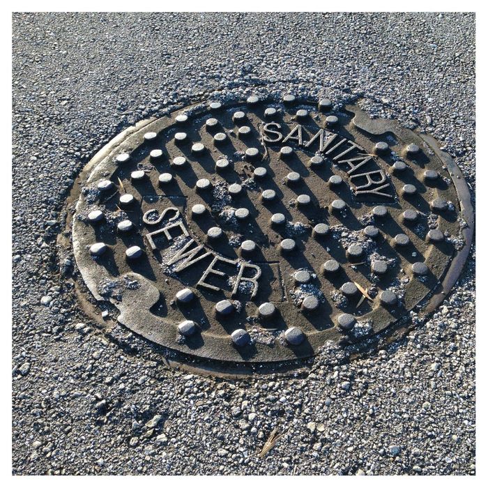 Composite Manhole Covers Improve Safety (2).jpg