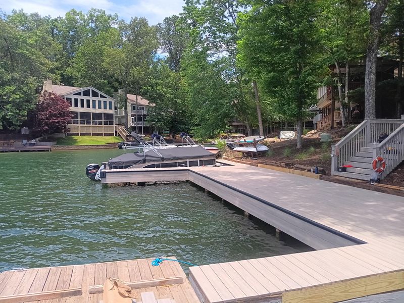 lake arrowhead 1000 sq ft dock.jpg