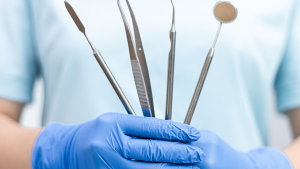 4 Signs You Need Dental Services-bg.jpg