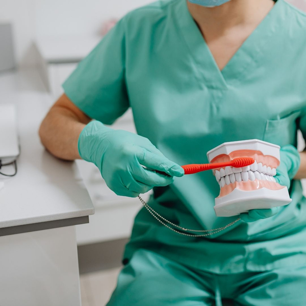 The Benefits Of Keeping Your Teeth Clean (2).jpg