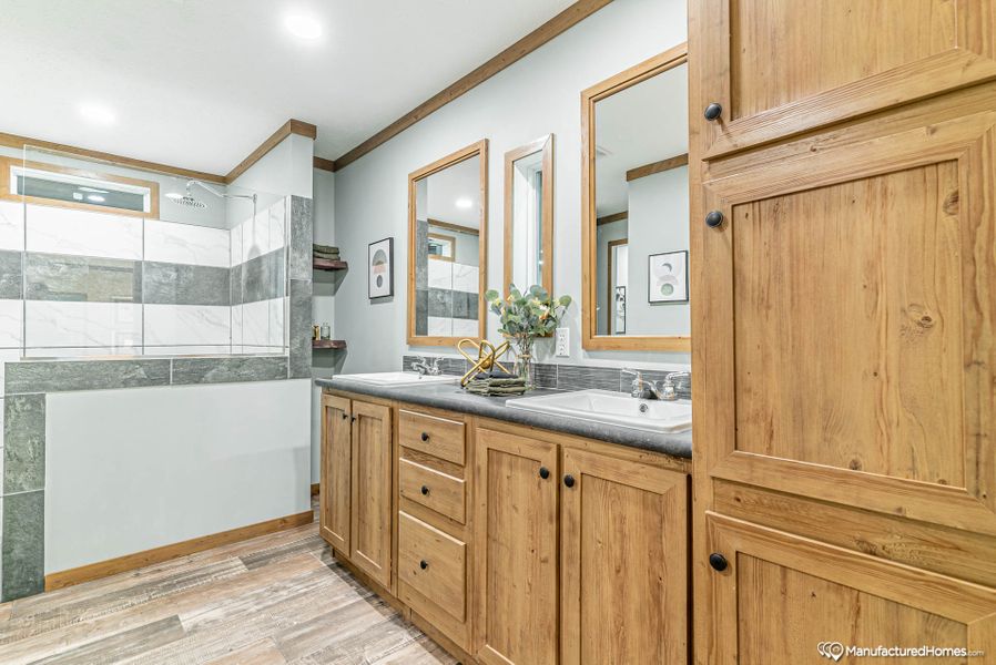The Excalibur 32644X-bath-1.jpg