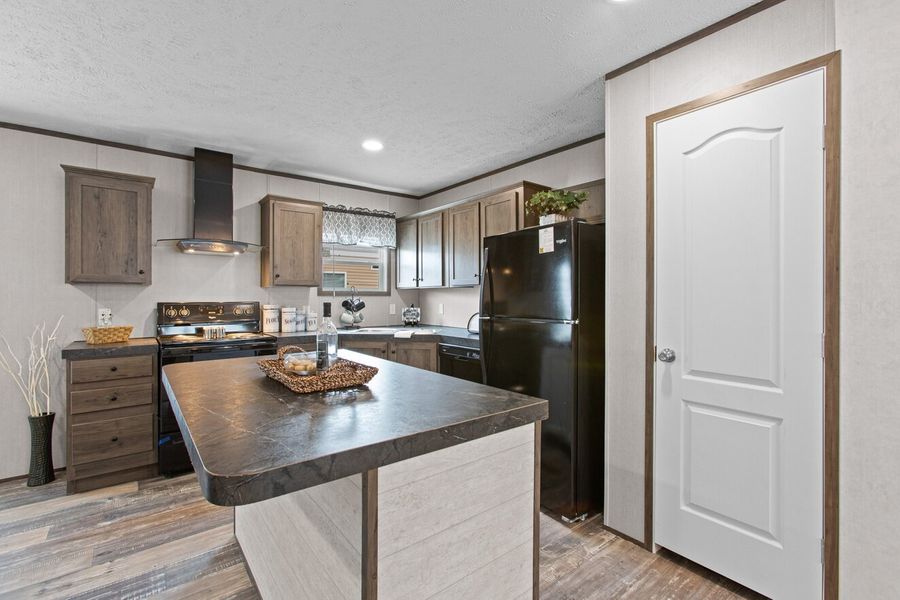 21_fw_250_xtreme_express_28443w_kitchen_006_1752008002121_1323_12.jpg