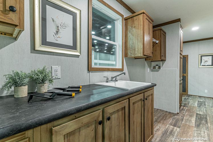 The Excalibur 32644X-uti-3.jpg