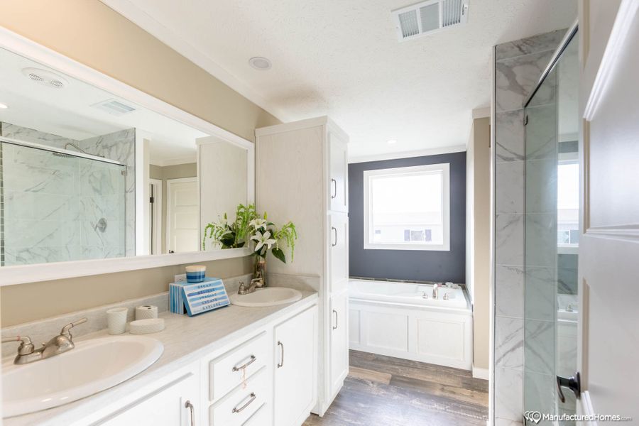 MHM-The Bayou CS-2802-bath-1.jpg