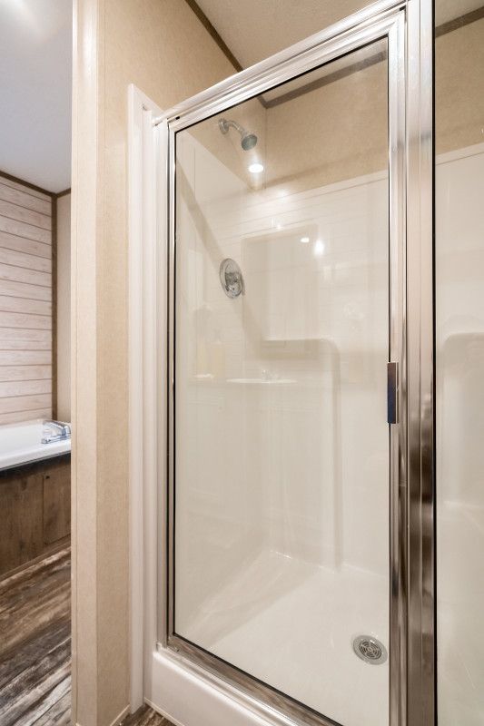 The_Edge_41EDG16723A_Shower_8847-1.jpg
