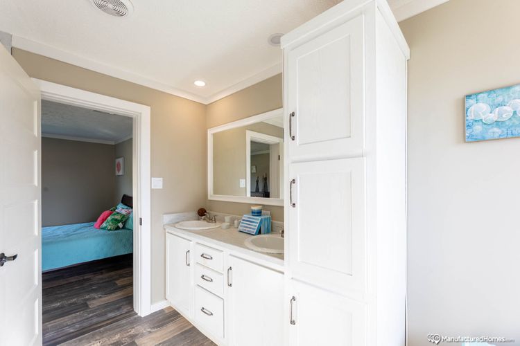 MHM-The Bayou CS-2802-bath-2.jpg