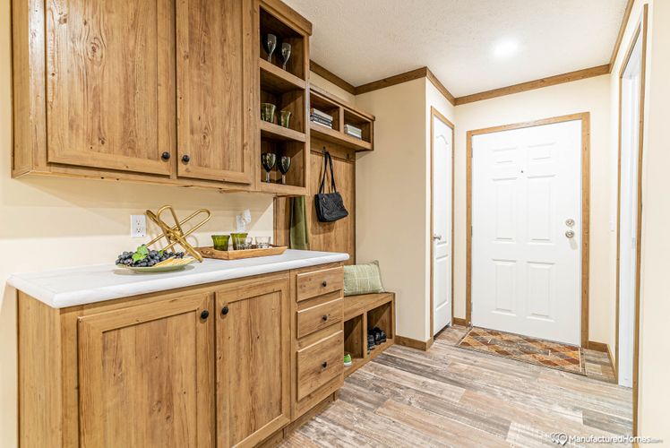 The Excalibur 32644X-uti-1.jpg