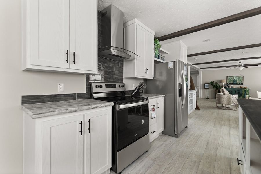 25_fw_250_edge_beamhouse_32603x_kitchen_005_1751557416596_1323_12.jpg