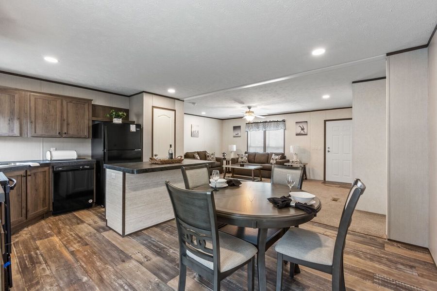 21_fw_250_xtreme_express_28443w_kitchen_003_1752008014329_1323_12.jpg