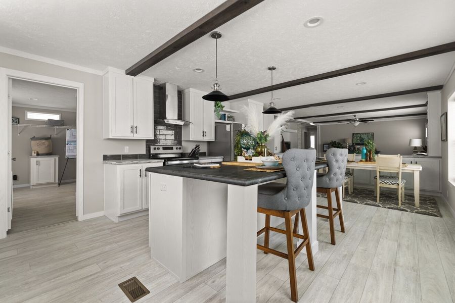 25_fw_250_edge_beamhouse_32603x_kitchen_003_1751557431106_1323_12.jpg