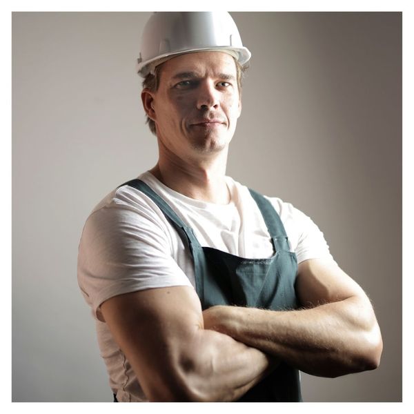 An expert construction contractor 5.jpg