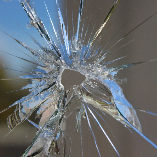 Does the Size of a Glass Crack Matter_1.jpg