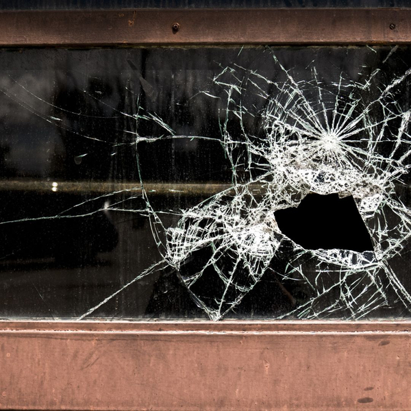 Does the Size of a Glass Crack Matter_4.jpg