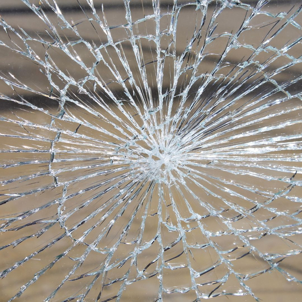 Does the Size of a Glass Crack Matter_3.jpg