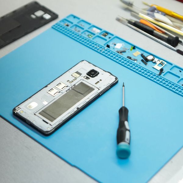 The Benefits of Using Authorized Technicians for Cell Phone Repair - 1.jpg