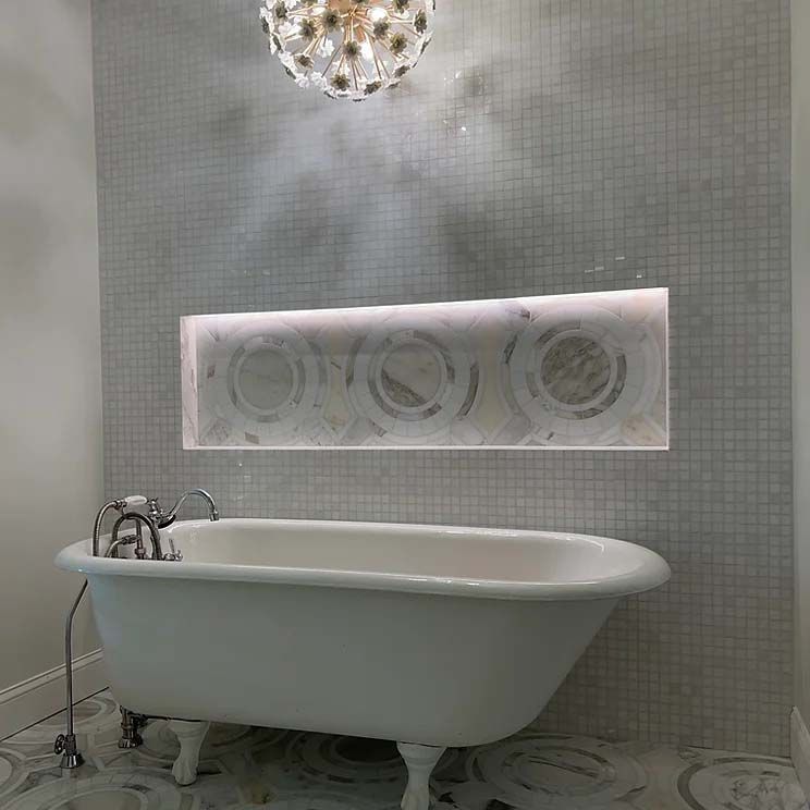 Luxury Bathroom with Vintage Bathtub and Illuminiche IN4913 Niche