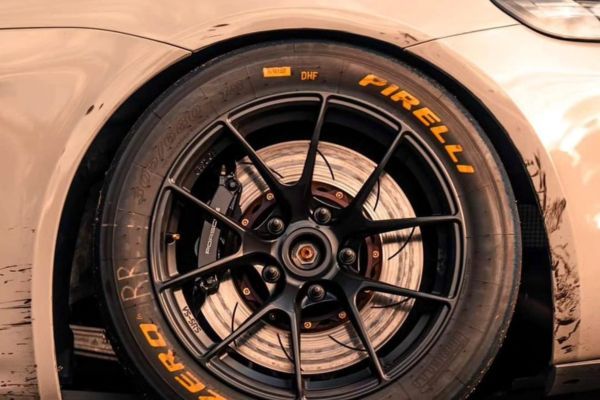 close up of a GT4 wheel