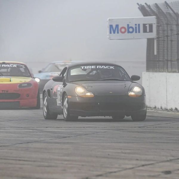 Black Porsche racing