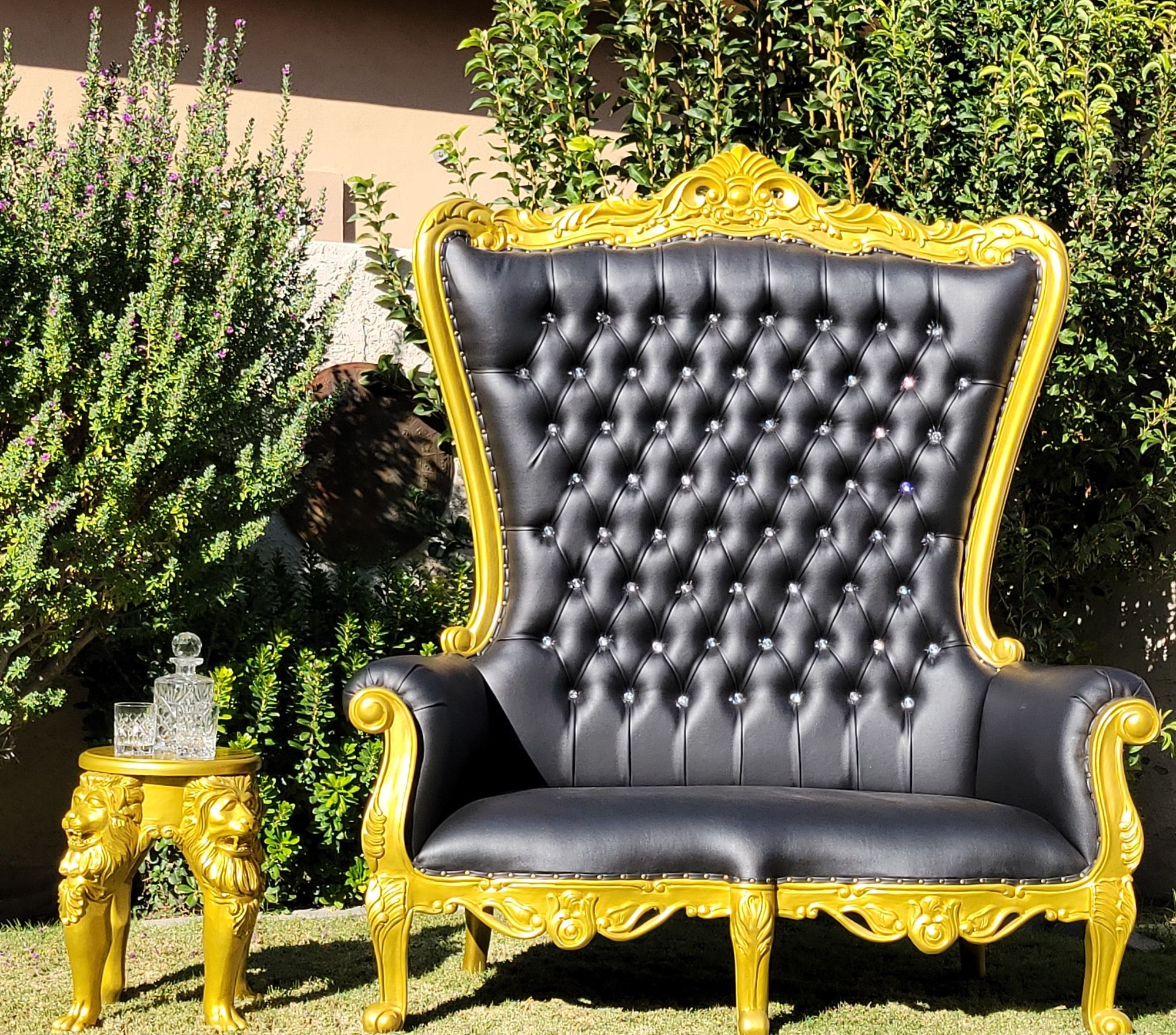 Black & Gold Throne3.jpg