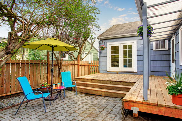 Modern deck and backyard renovation