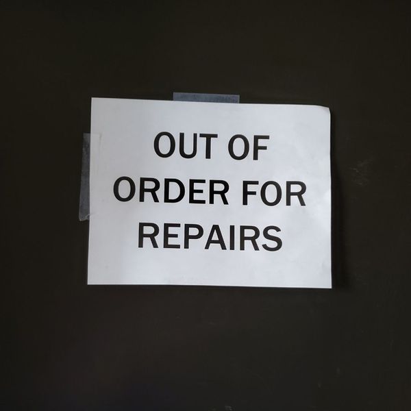 Emergency Elevator Repairs_ What Property Managers Need to Know 1.jpg