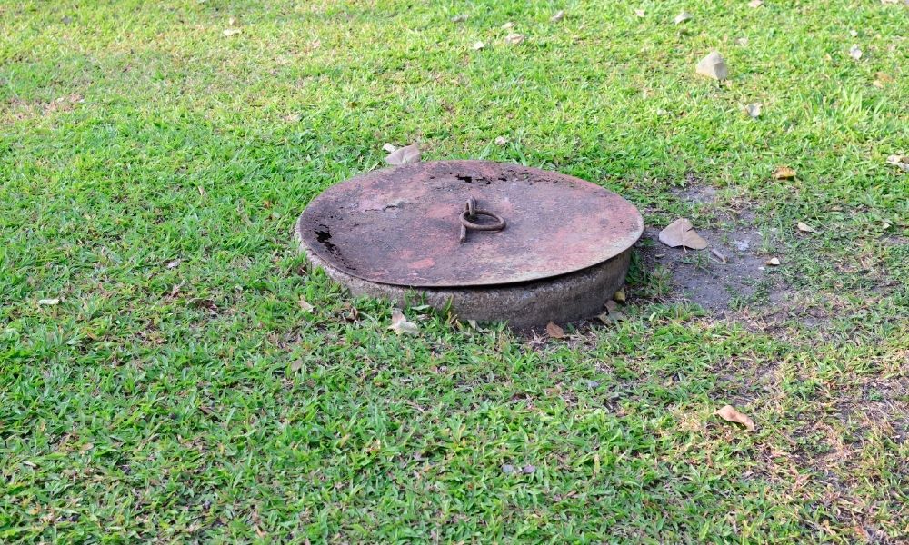 lid to septic tank