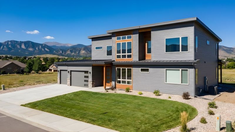 The Lifespan of Vinyl Siding - Hero.jpg