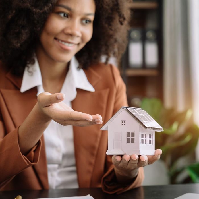 woman talking about a house