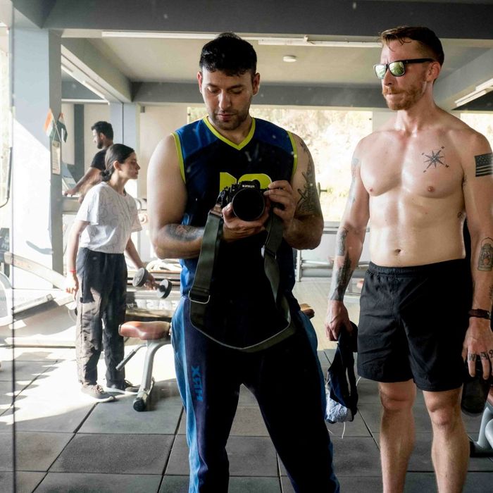 friends in gym