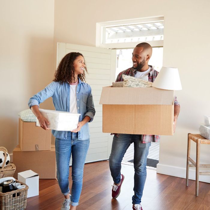 a couple moving in Understanding Rental Contracts4.jpg