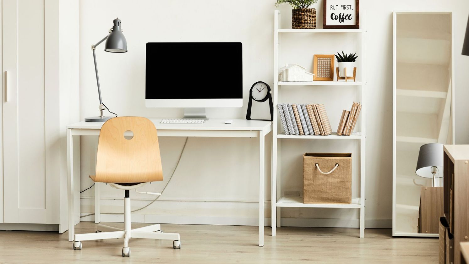 Apartment Decor Tips for a Productive Student Space - Hero.jpg