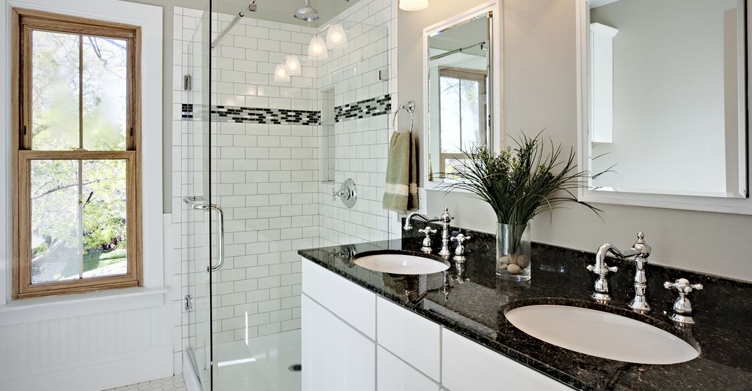 Image of a nice modern bathroom