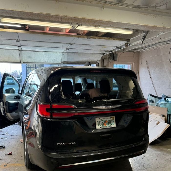 Back windshield installation