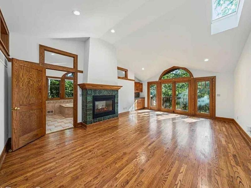 Interior 3.jpg