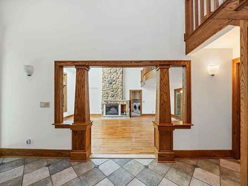 Interior 6.jpg