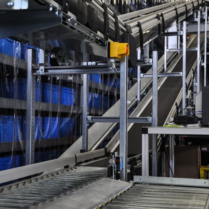 A multilevel conveyor belt for a warehouse.
