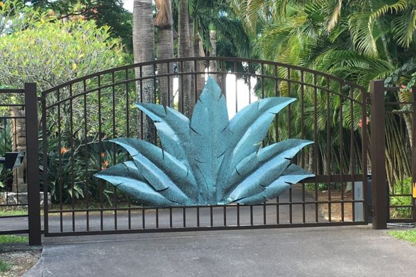 Lanai HI Gate Installation 2.jpg