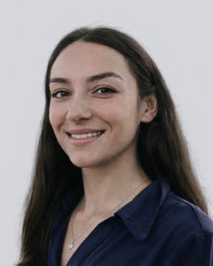 Headshot for Hannah Pollard