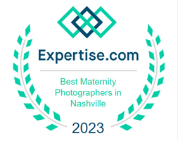 Offical Expertise.com badge recognizing Kelly Saxon Photography as one of the Best Maternity Photographers in Nashville TN for 2023 Expertise Award- Best Maternity Photographer in Nashville 2023