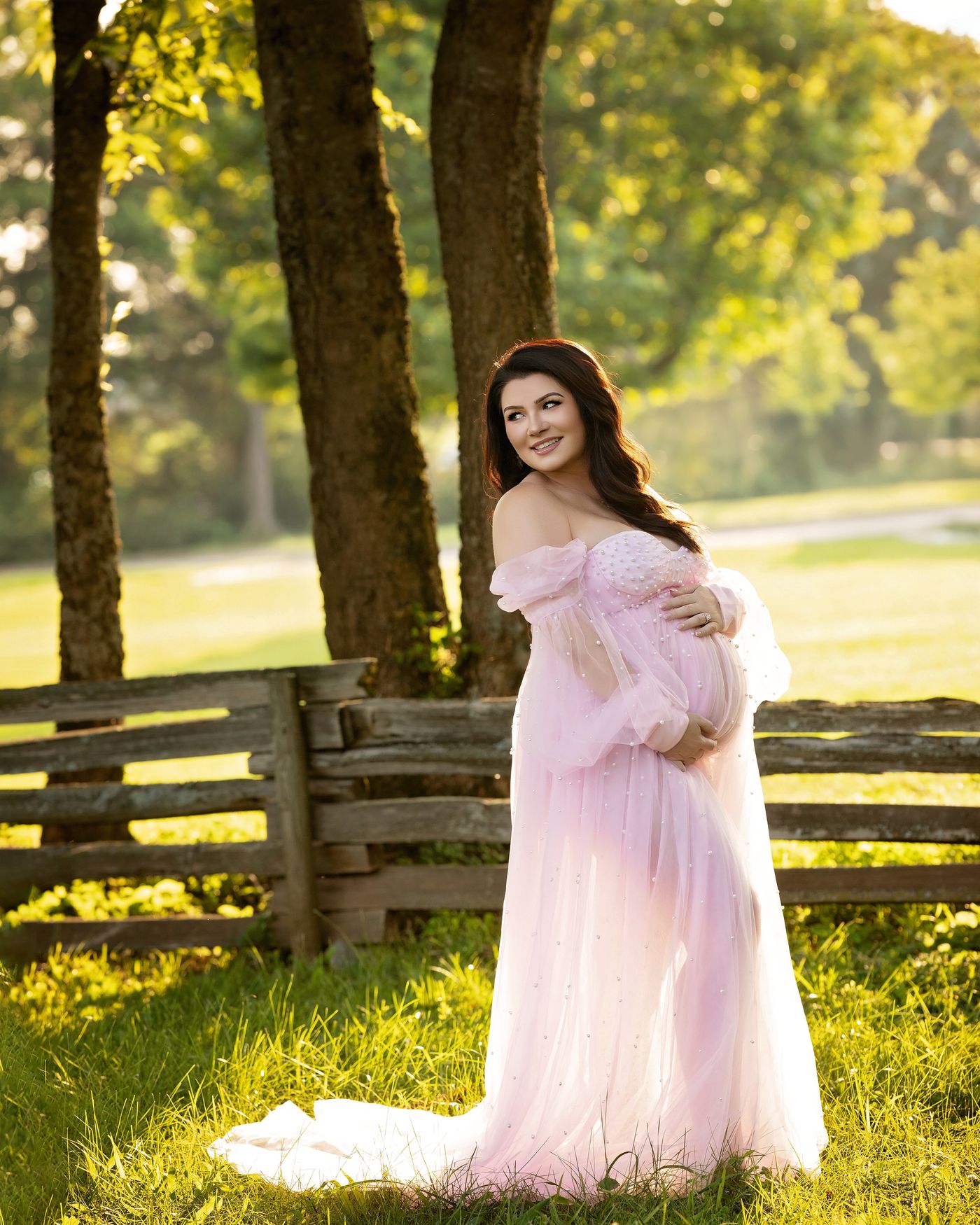 Outdoor maternity photography in Murfreesboro TN