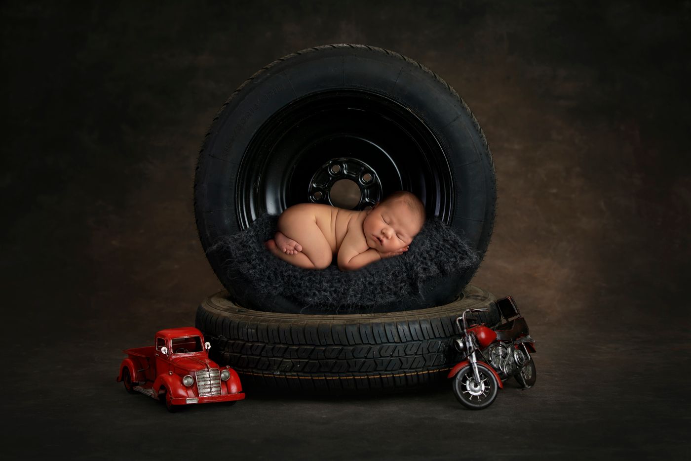 tire newborn 2.jpg
