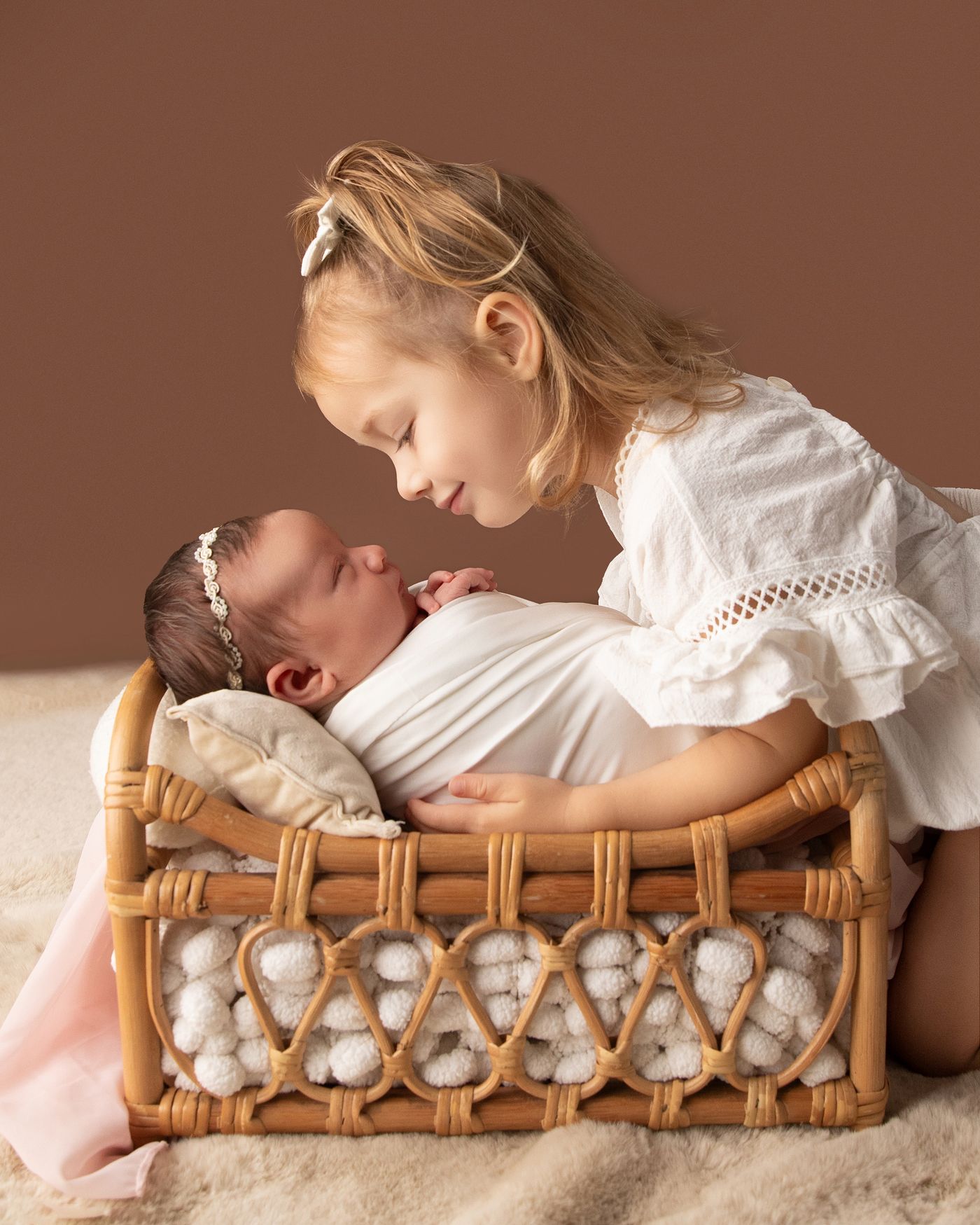 Newborn and sibling photography in Murfreesboro TN